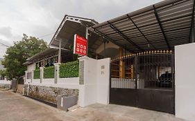 RedDoorz Syariah near Exit Toll Jatiwarna 2